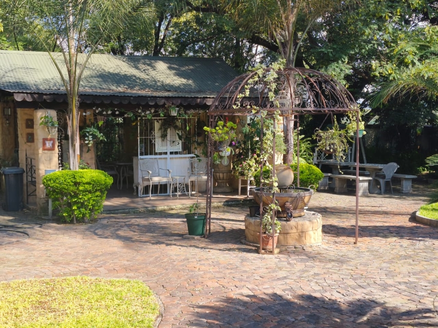 Commercial Property for Sale in Hartbeesfontein North West